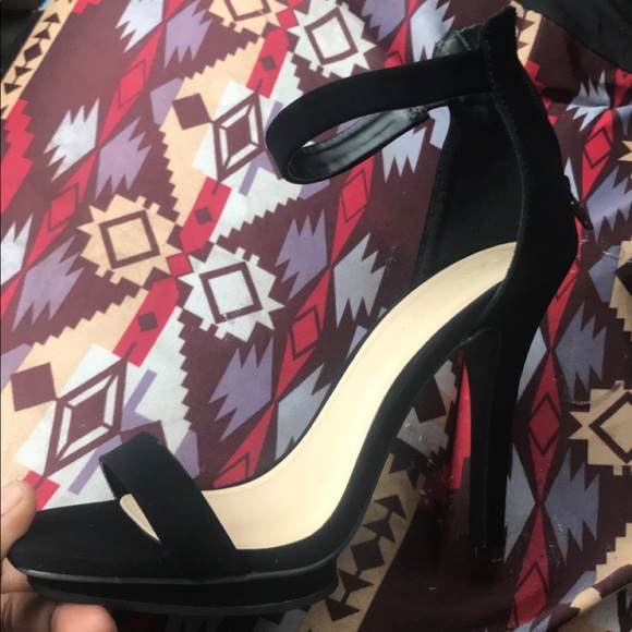 Windsor heels black - Picture 1 of 3